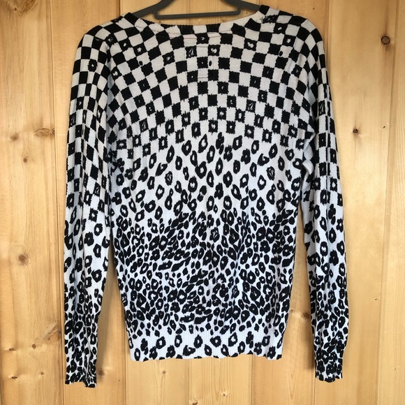 Volcom Sweater. Black & White - Picture 6 of 6